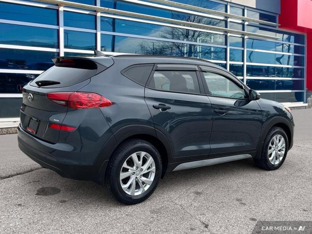 2021 Hyundai Tucson Preferred AWD | Trend | Leather | Moonroof | Apple Carplay | Heated Seats + Steering | and More ! Photo