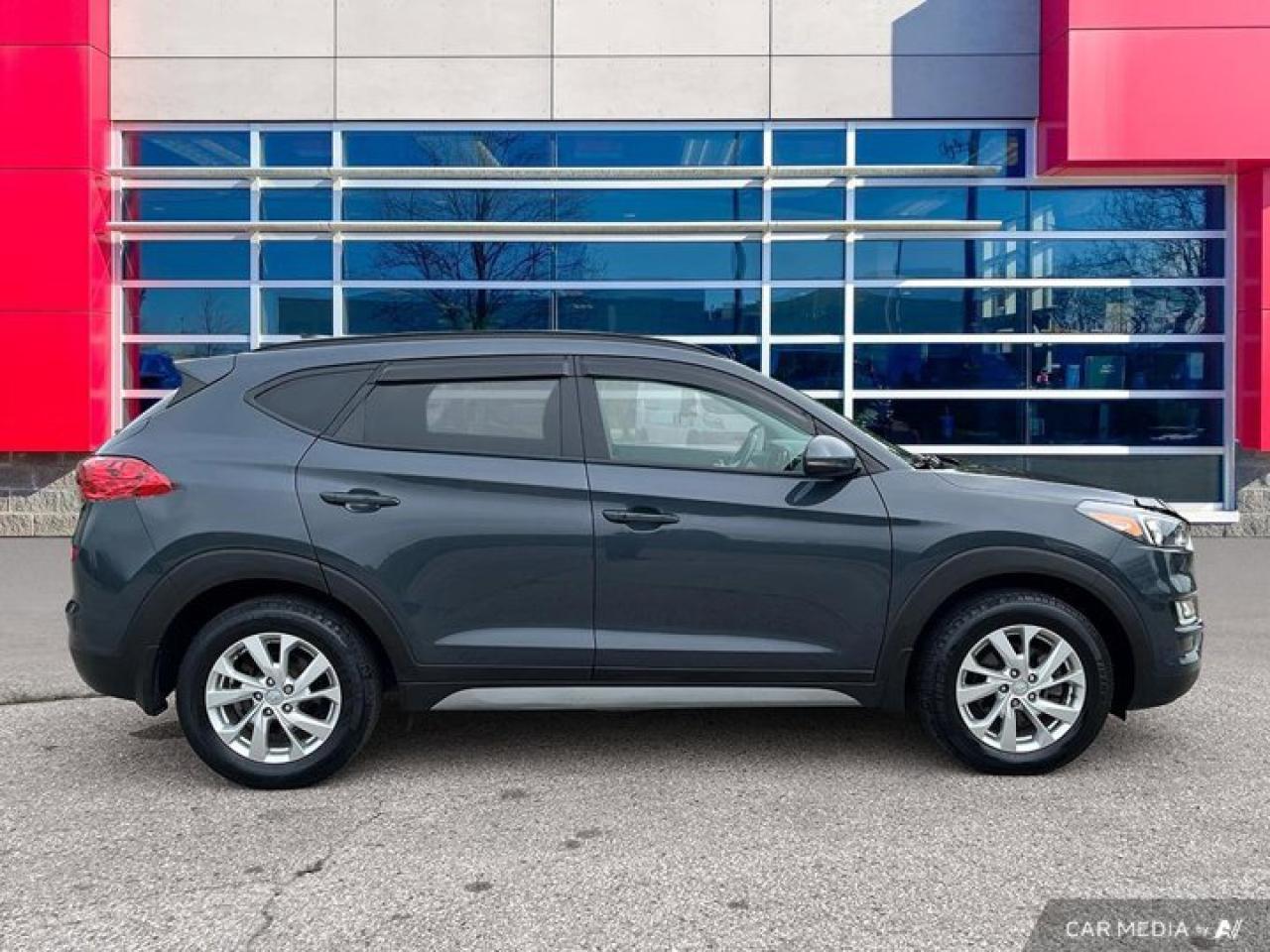 2021 Hyundai Tucson Preferred AWD | Trend | Leather | Moonroof | Apple Carplay | Heated Seats + Steering | and More ! Photo