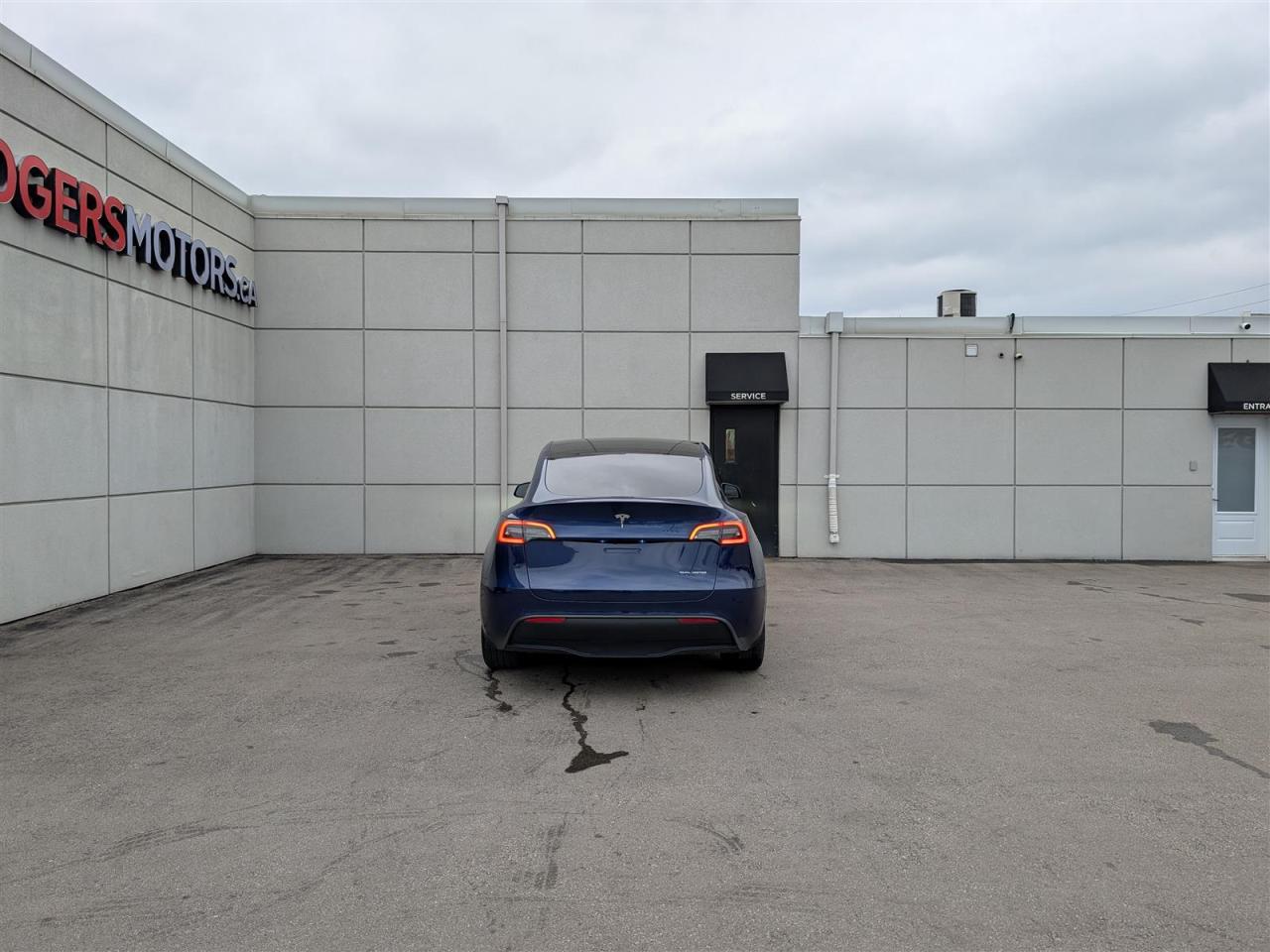 2021 Tesla Model Y LONG RANGE AWD - DUAL MOTOR Photo3