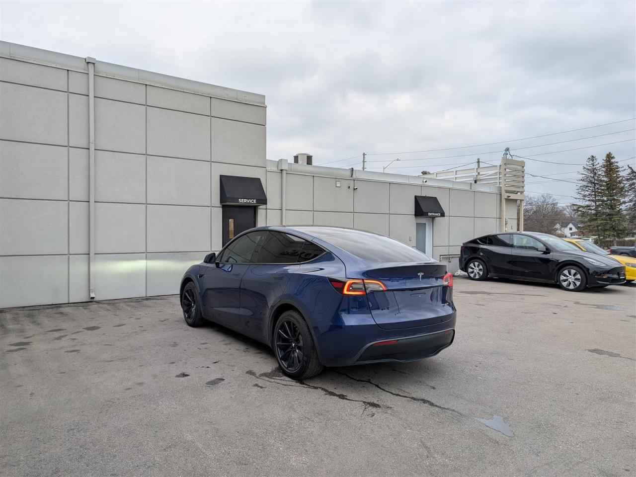 2021 Tesla Model Y LONG RANGE AWD - DUAL MOTOR Photo2