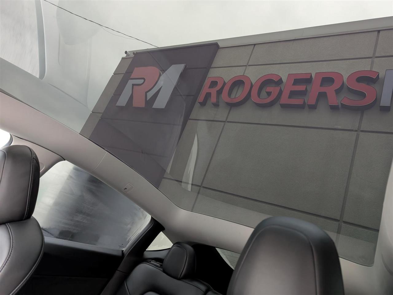 2021 Tesla Model Y LONG RANGE AWD - DUAL MOTOR Photo