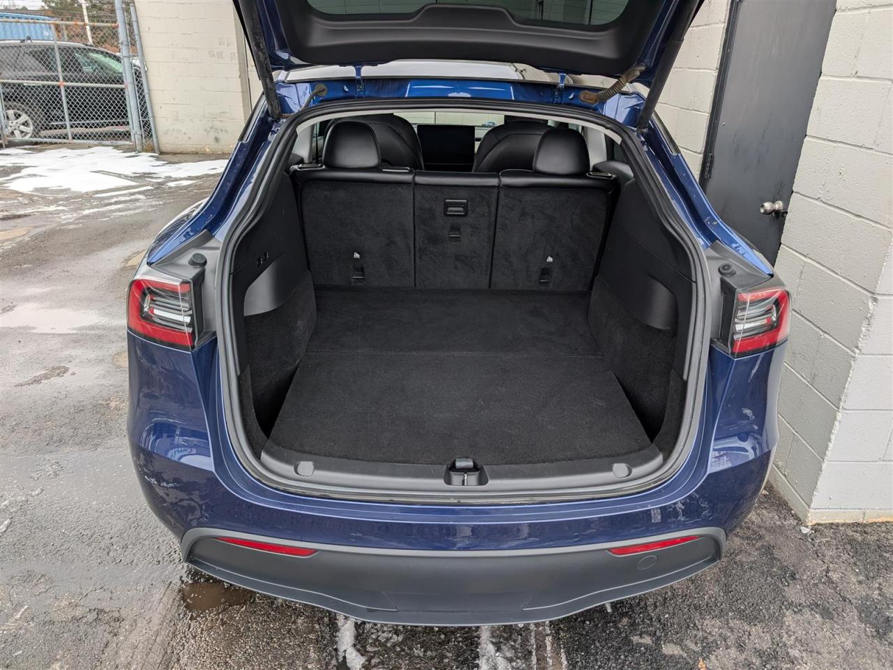 2021 Tesla Model Y LONG RANGE AWD - DUAL MOTOR Photo