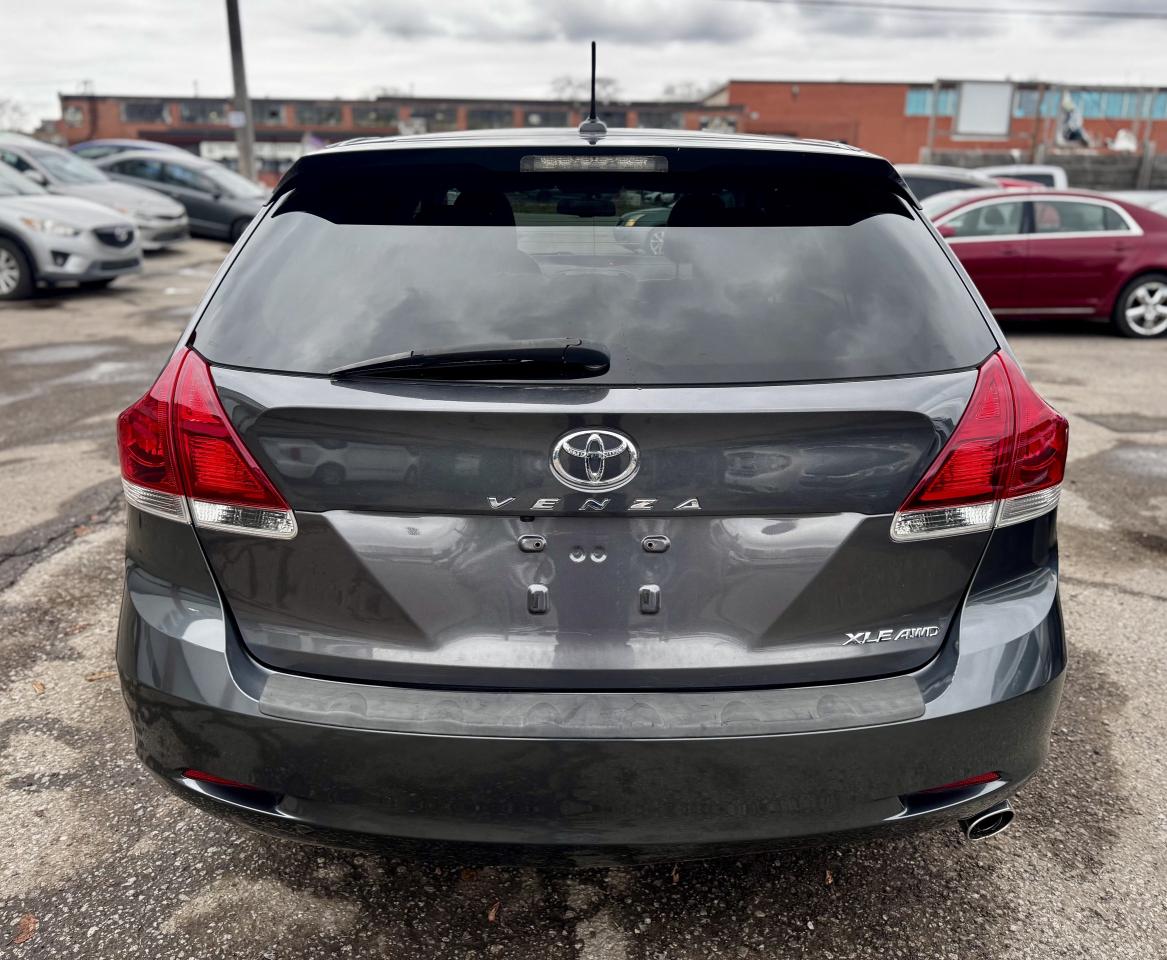 2016 Toyota Venza XLE AWD Photo