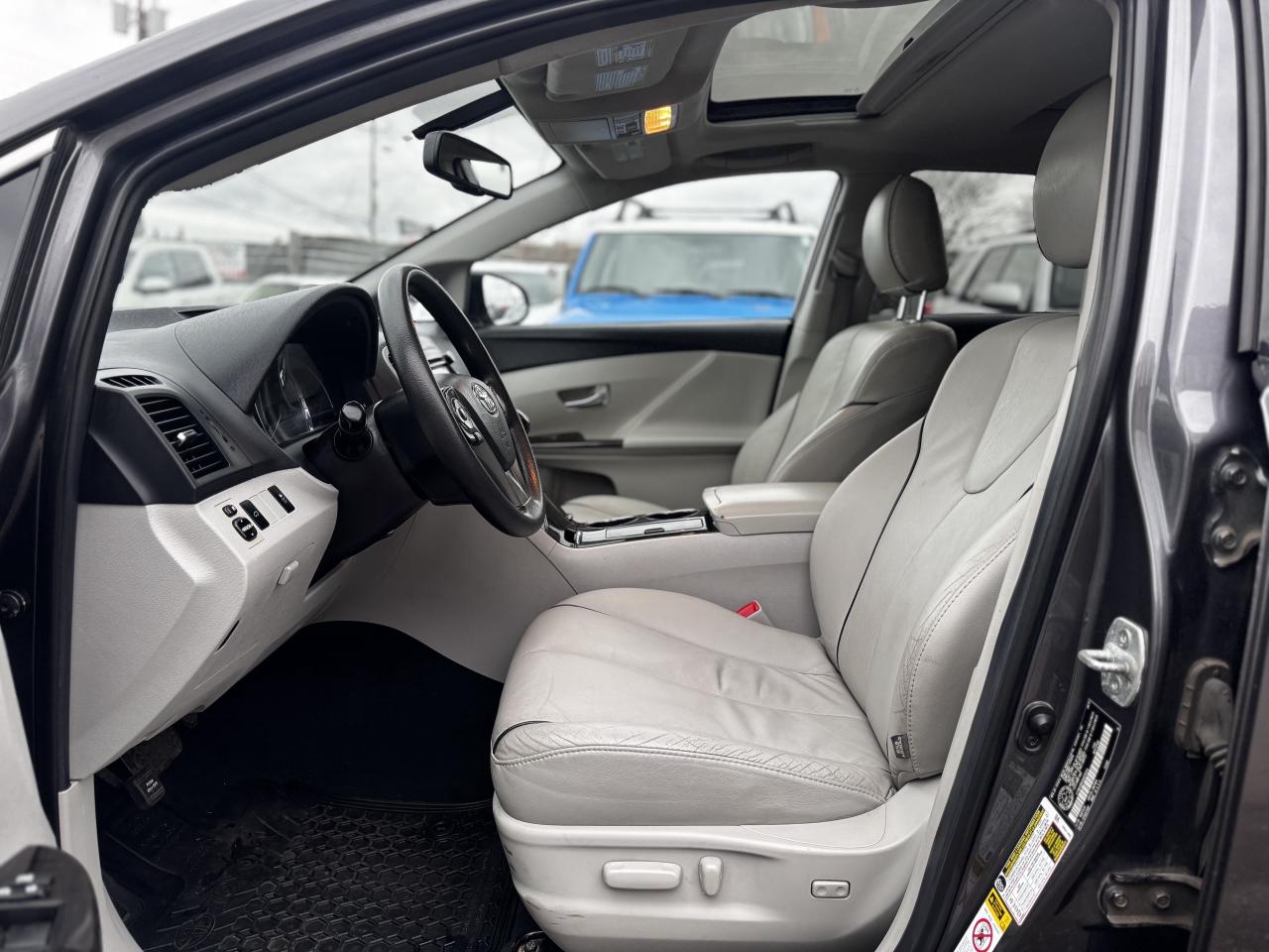 2016 Toyota Venza XLE AWD Photo