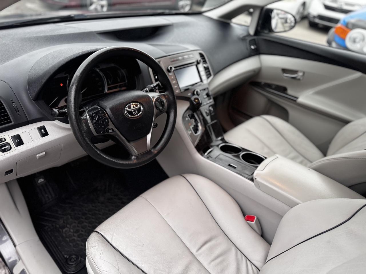 2016 Toyota Venza XLE AWD Photo