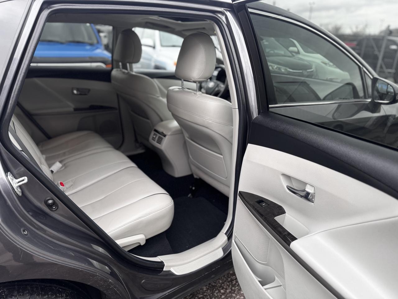 2016 Toyota Venza XLE AWD Photo