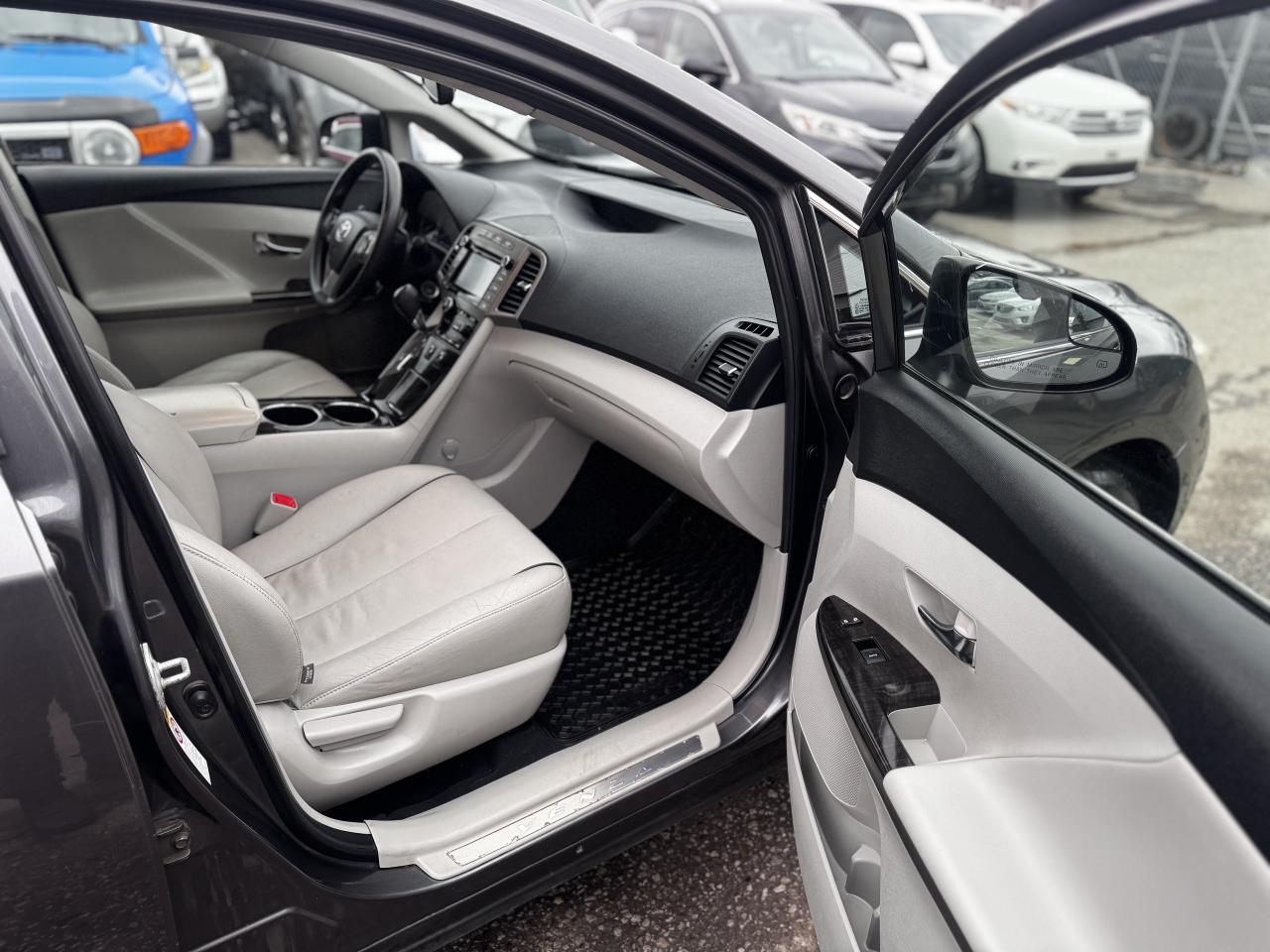 2016 Toyota Venza XLE AWD Photo