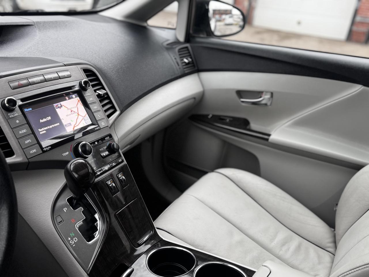 2016 Toyota Venza XLE AWD Photo