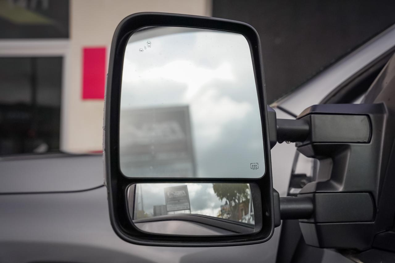 2018 Nissan Titan PRO-4X  $14000 BUILT IN. Photo