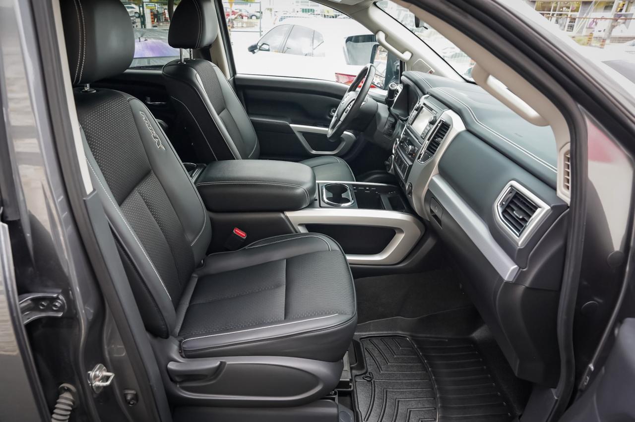 2018 Nissan Titan PRO-4X  $14000 BUILT IN. Photo