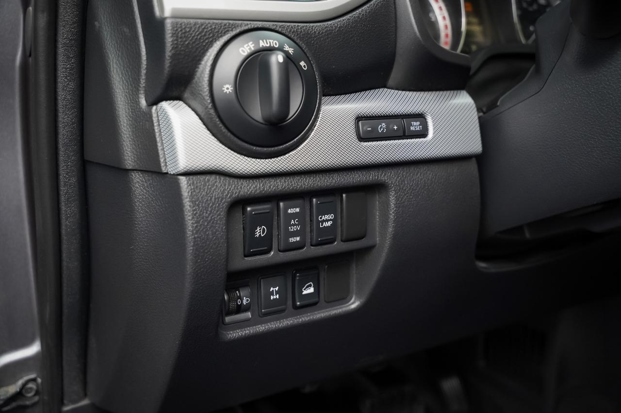 2018 Nissan Titan PRO-4X  $14000 BUILT IN. Photo