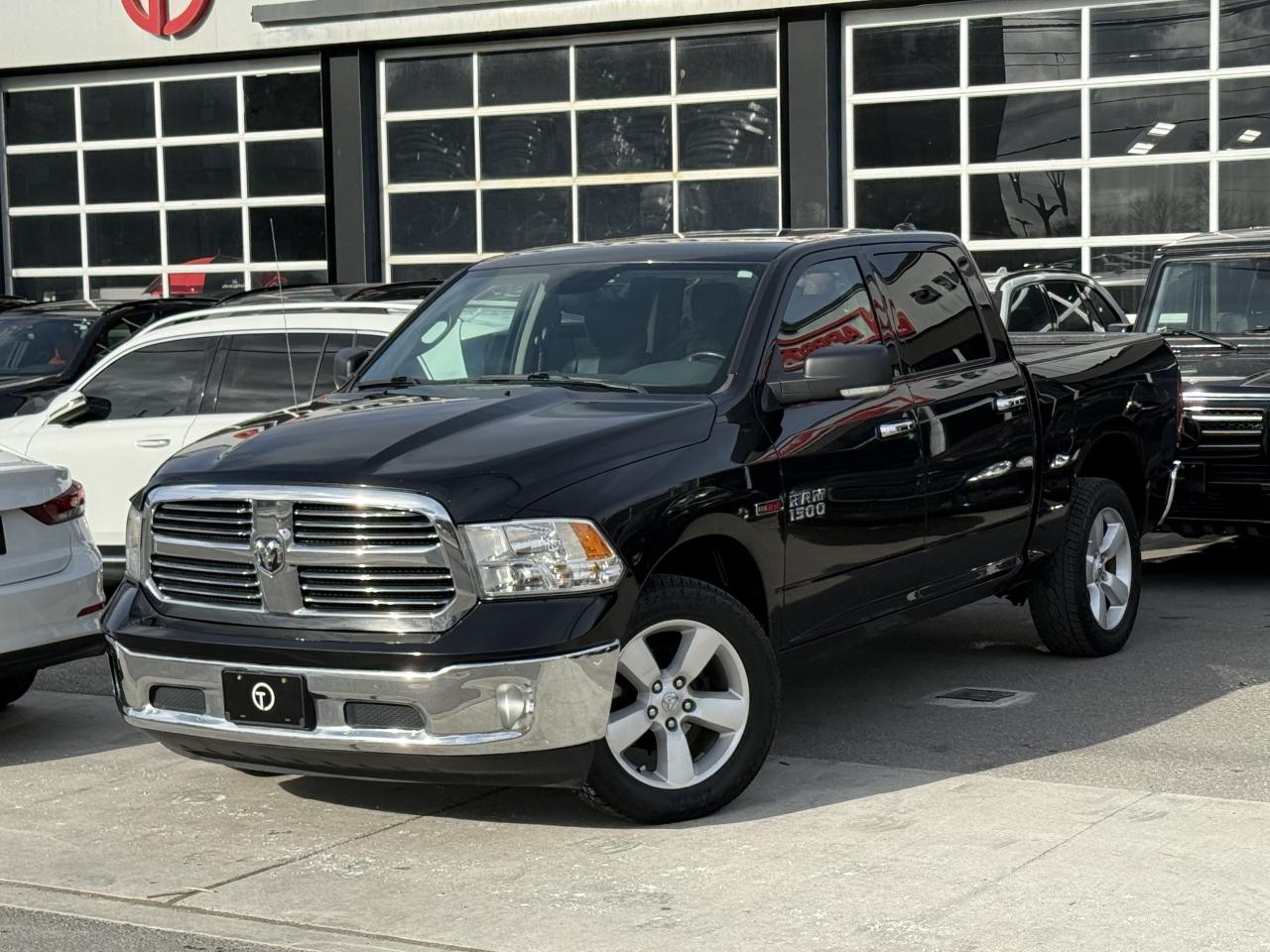 2018 RAM 1500 SLT | UPGRADED LEATHER | BACK UP CAMERA Photo3