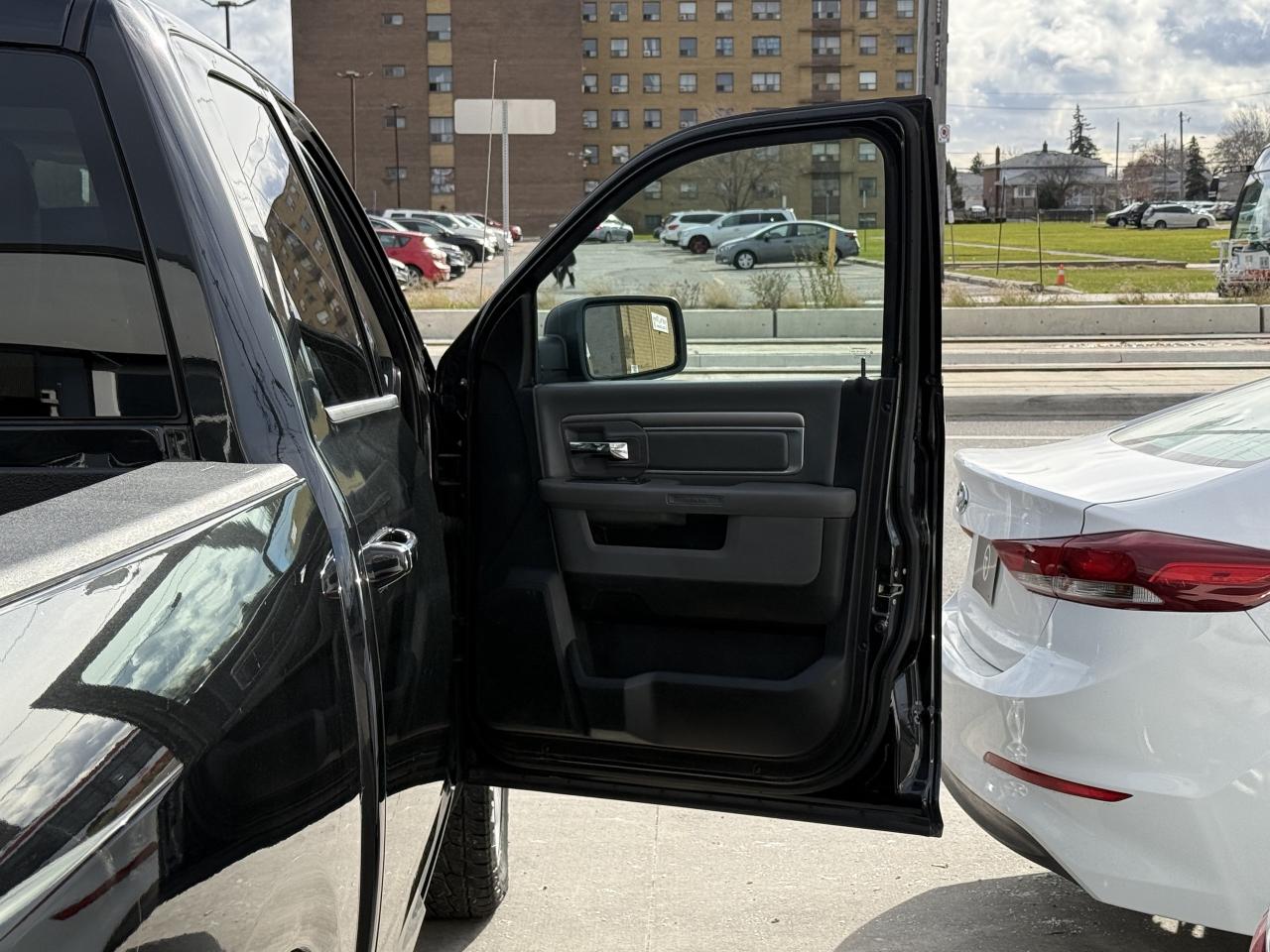 2018 RAM 1500 SLT | UPGRADED LEATHER | BACK UP CAMERA Photo