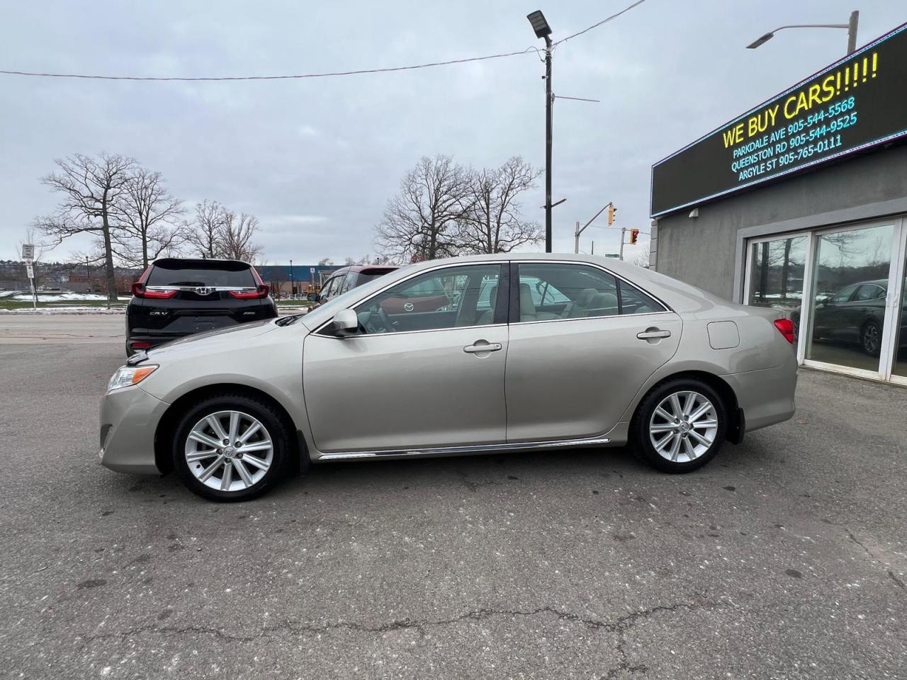 2014 Toyota Camry XLE Photo