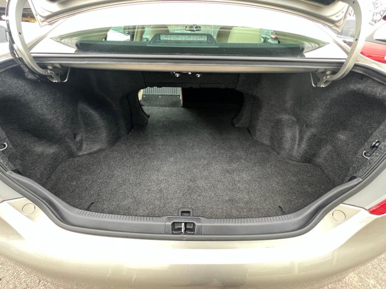 2014 Toyota Camry XLE Photo