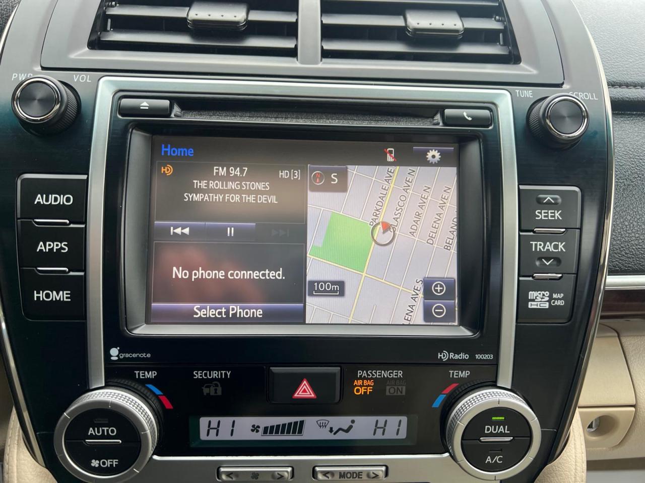 2014 Toyota Camry XLE Photo