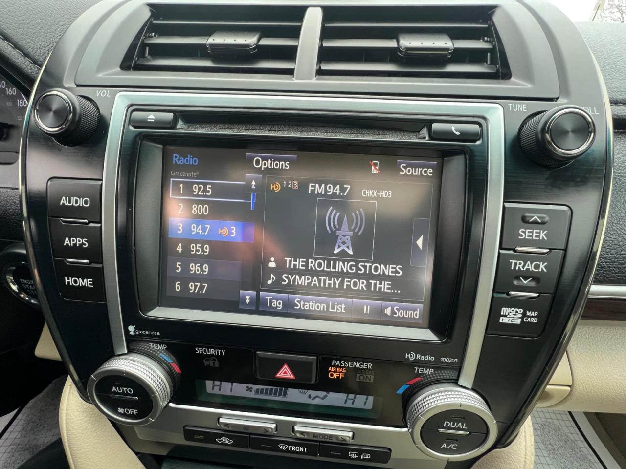 2014 Toyota Camry XLE Photo