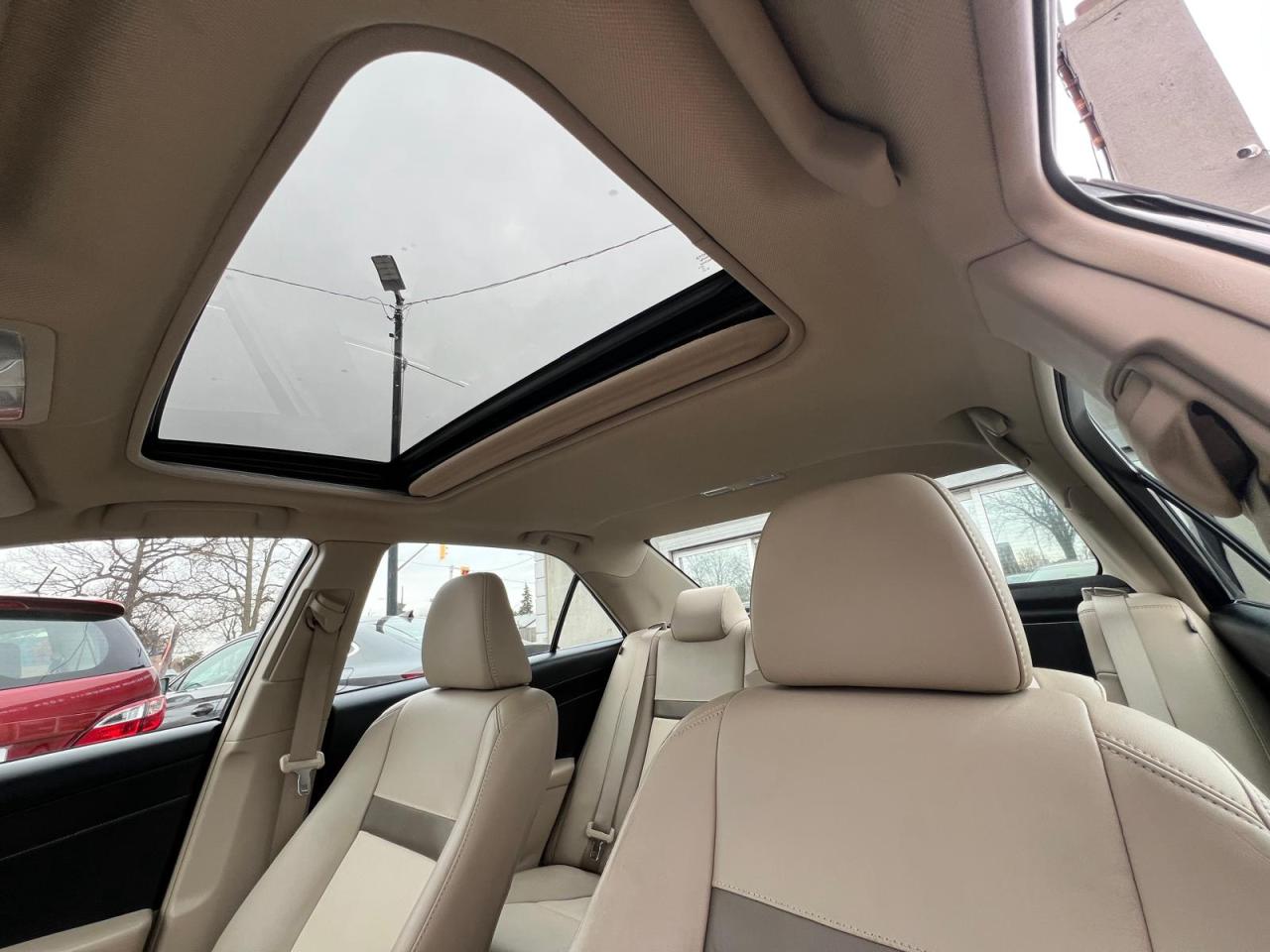 2014 Toyota Camry XLE Photo