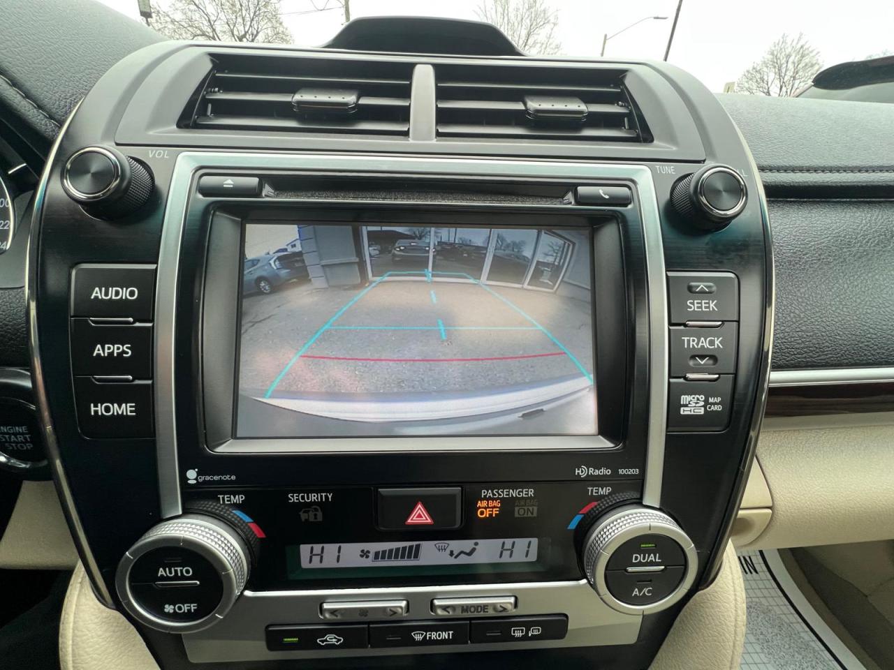 2014 Toyota Camry XLE Photo