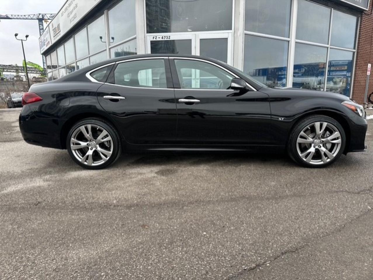 2019 Infiniti Q70 S AWD Photo