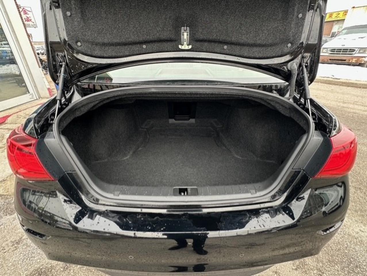 2019 Infiniti Q70 S AWD Photo