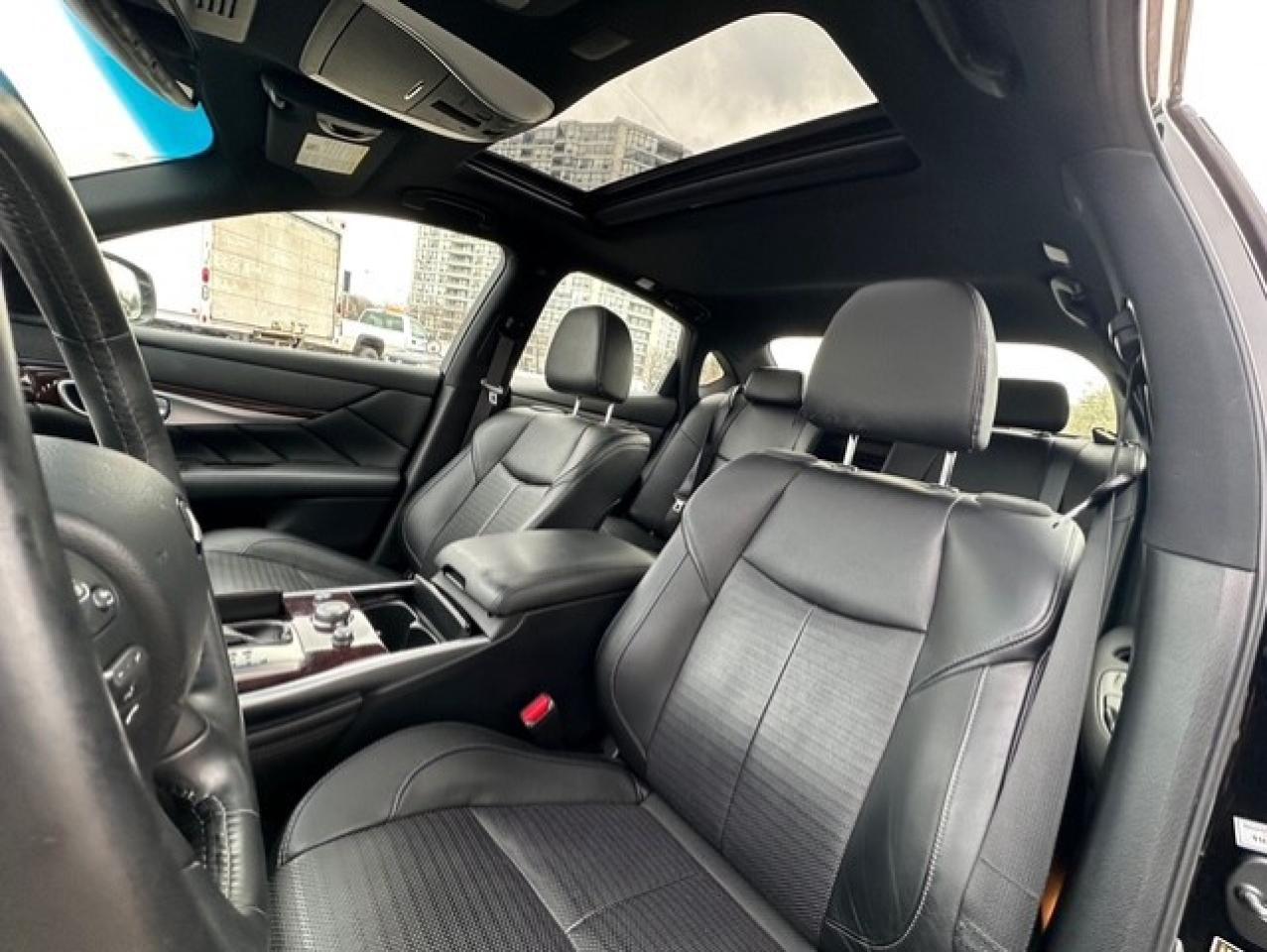 2019 Infiniti Q70 S AWD Photo