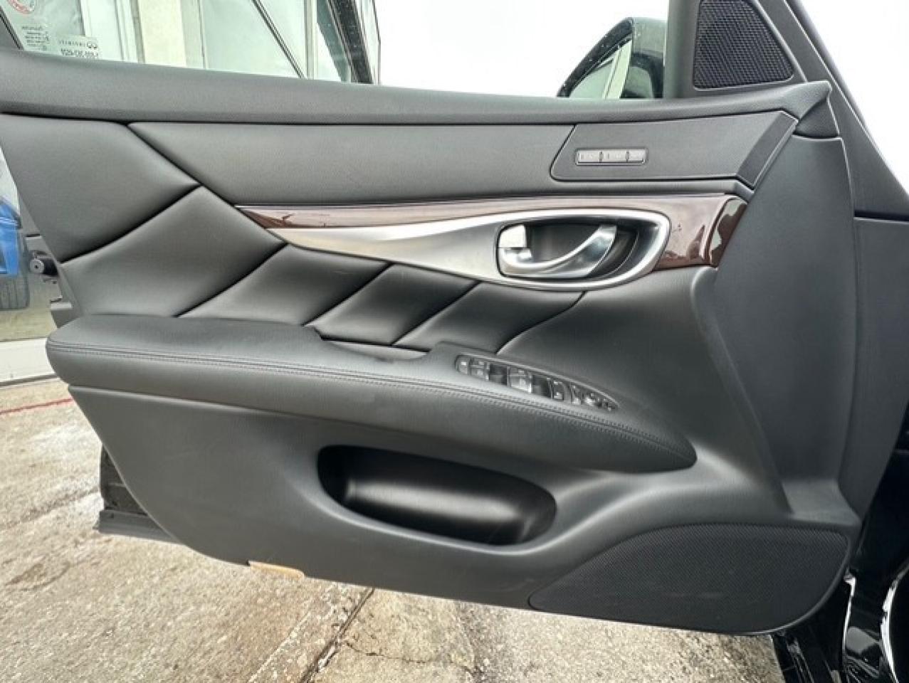 2019 Infiniti Q70 S AWD Photo