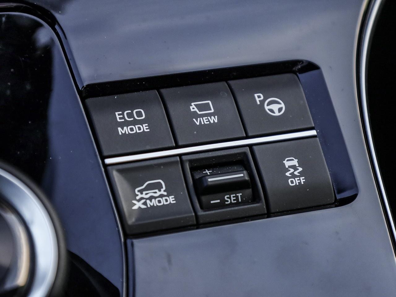 2025 Toyota bZ4X XLE Photo