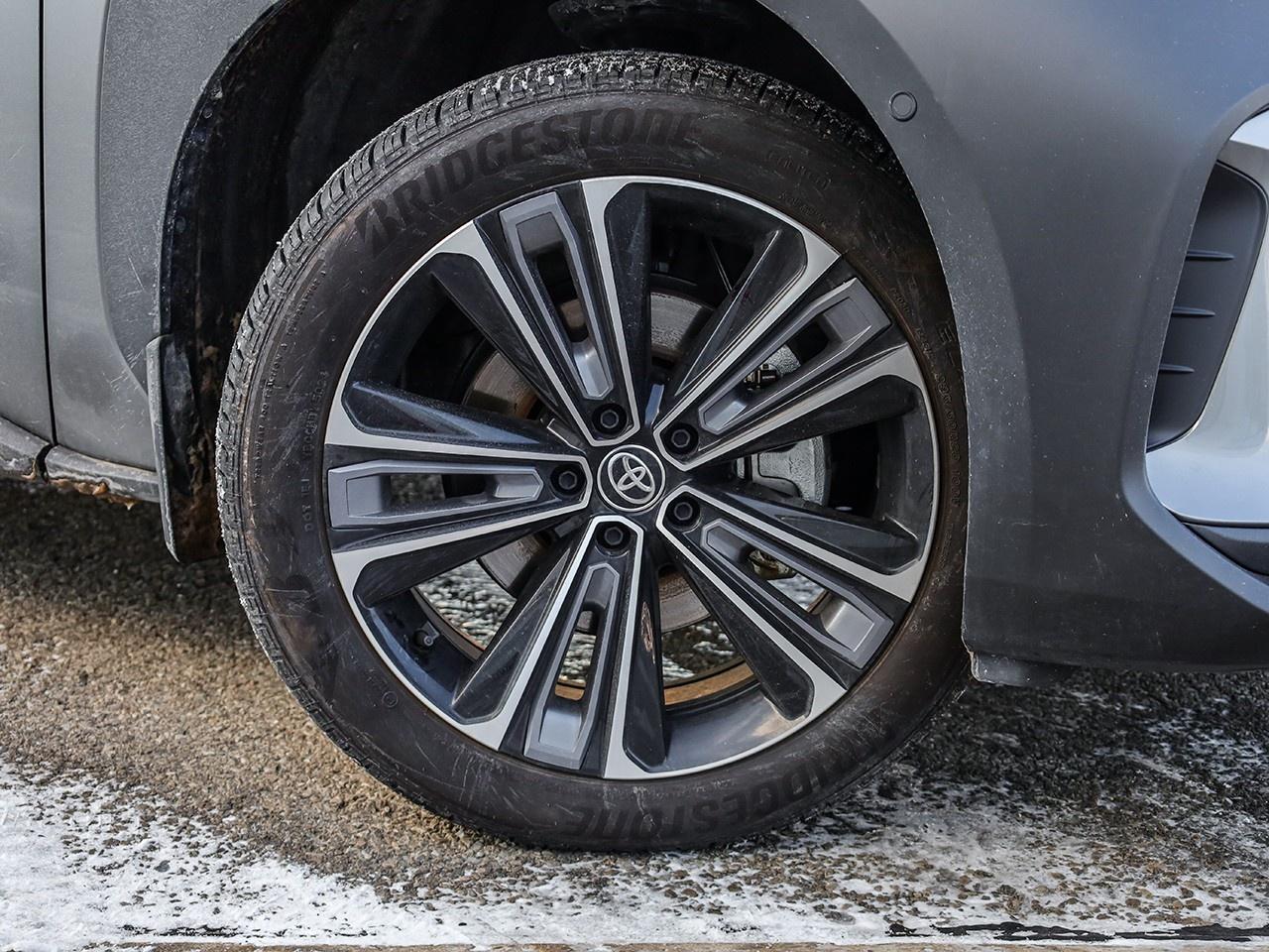 2025 Toyota bZ4X XLE Photo