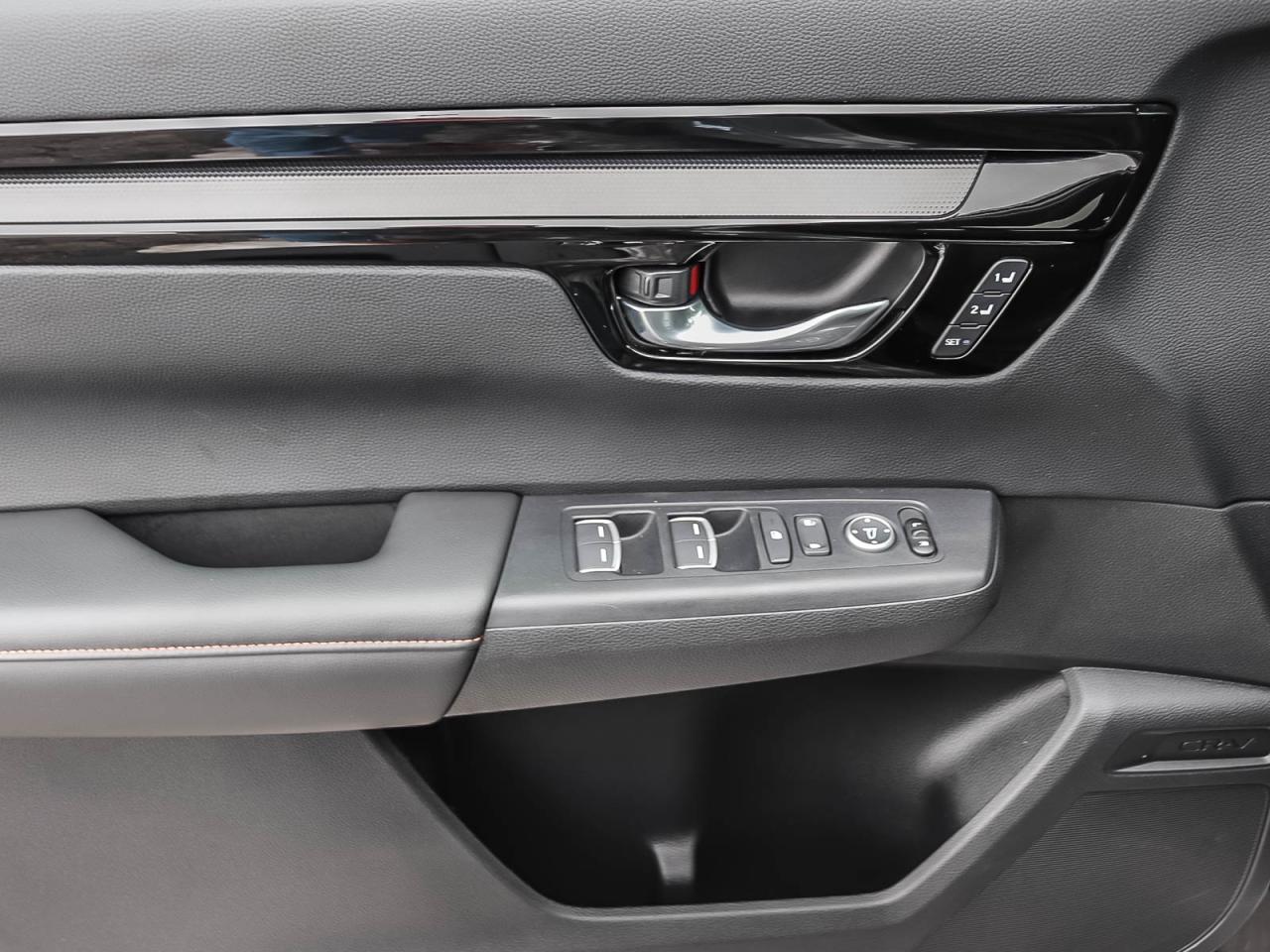 2025 Honda CR-V Touring Photo