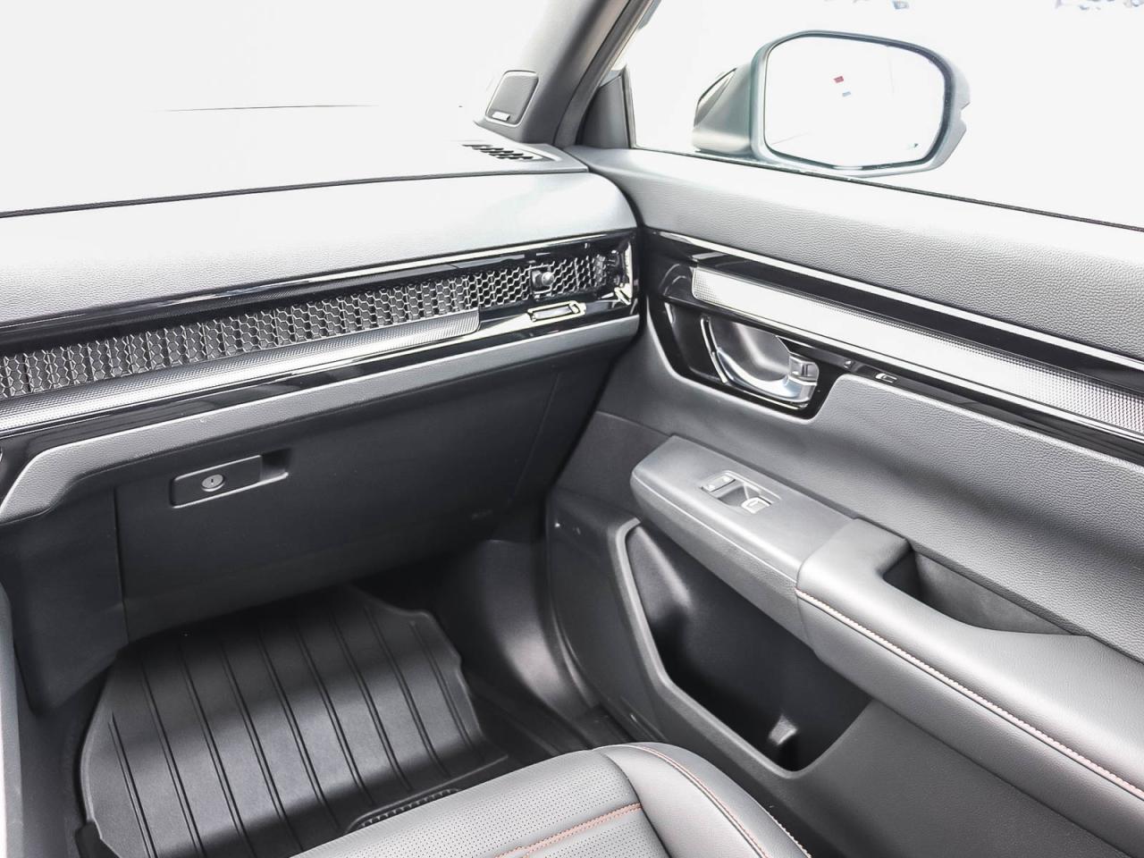 2025 Honda CR-V Touring Photo