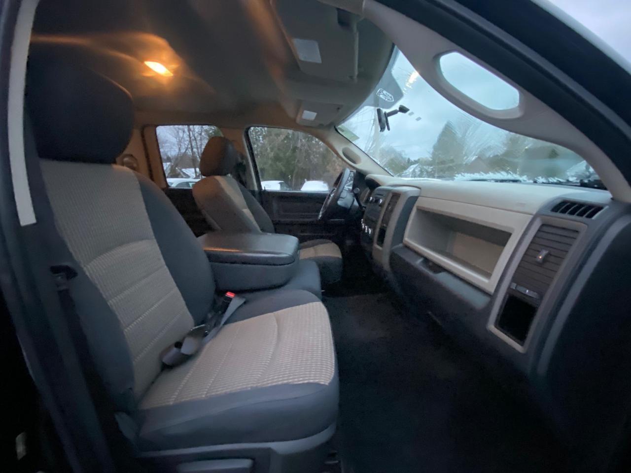 2012 RAM 1500 4WD QUAD CAB 140.5" ST - Photo #9