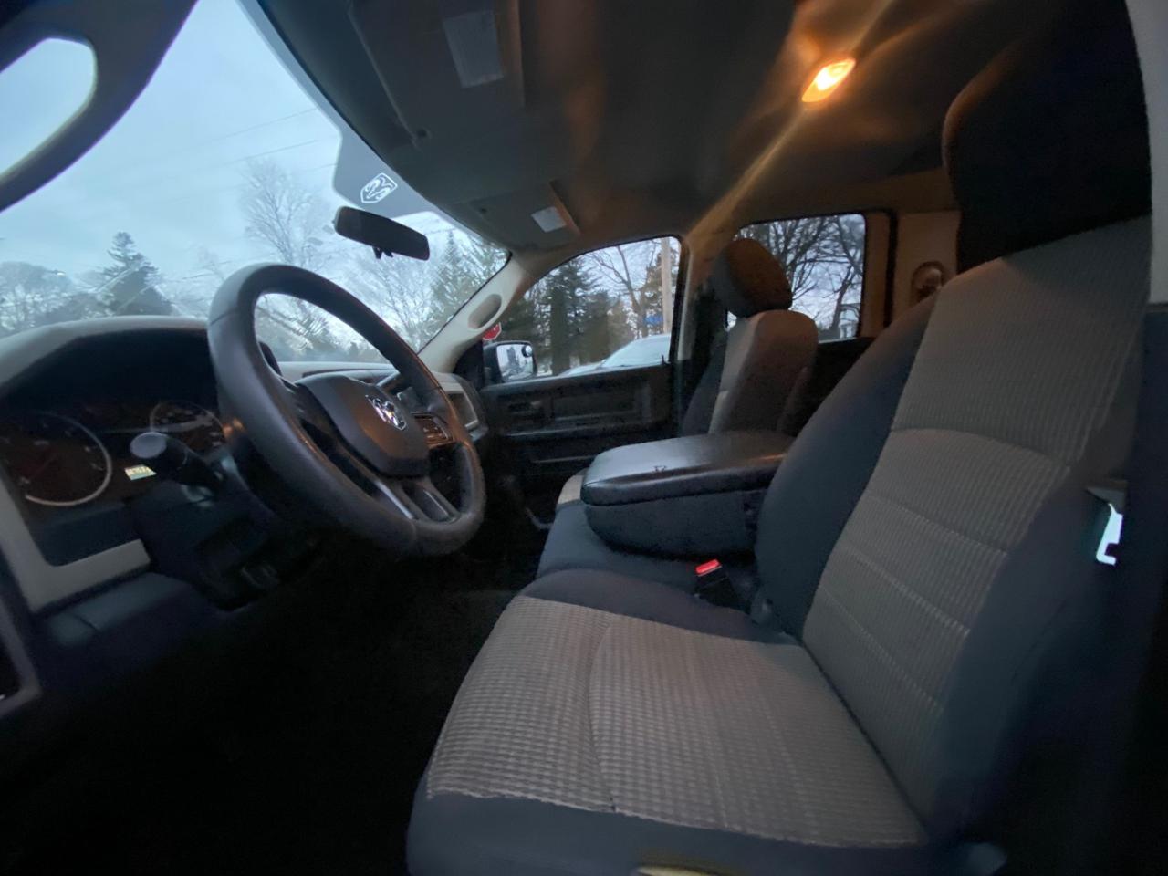 2012 RAM 1500 4WD QUAD CAB 140.5" ST - Photo #11