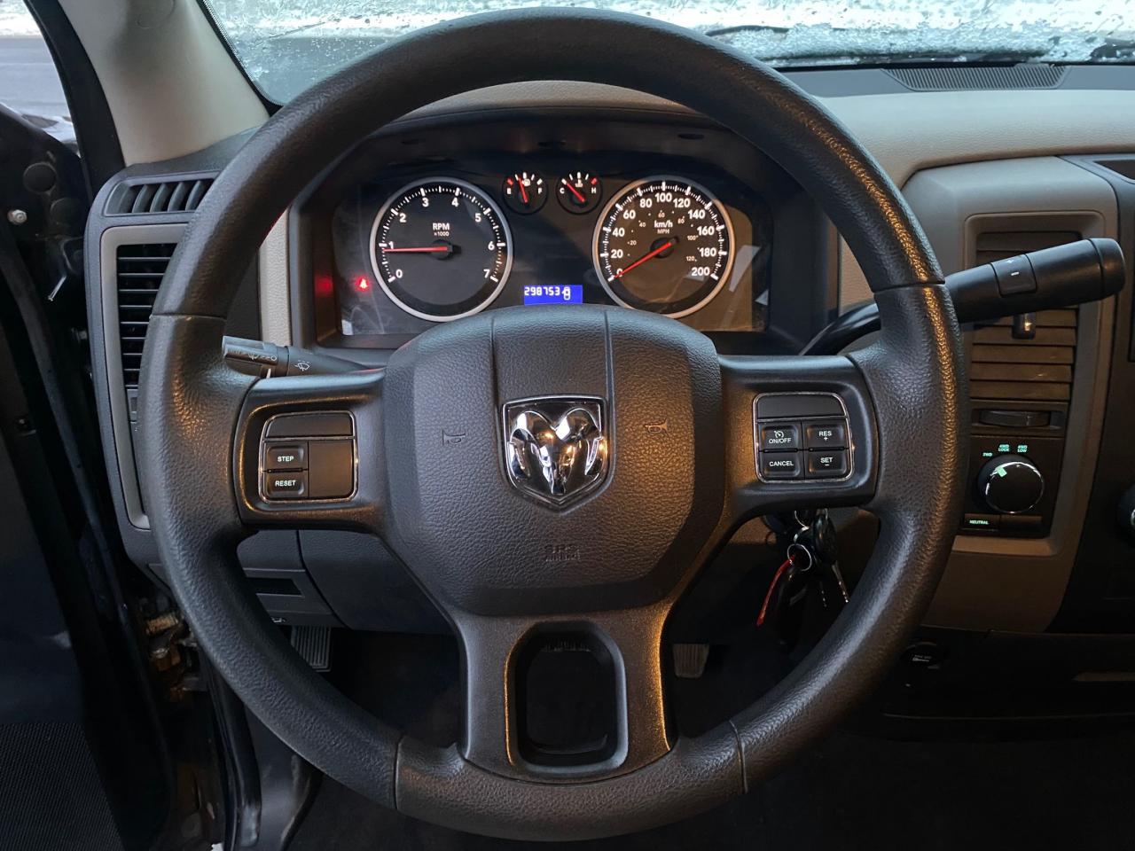 2012 RAM 1500 4WD QUAD CAB 140.5" ST - Photo #15