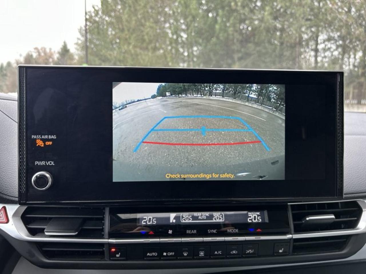 2025 Toyota Sienna XLE | Sunroof | Heated Seats | Leather Seats Photo