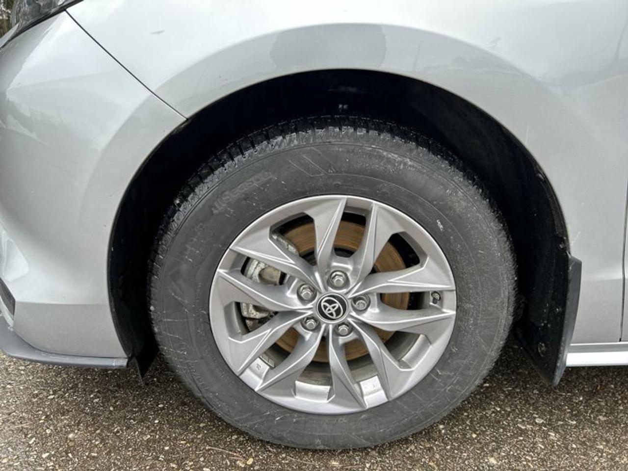 2025 Toyota Sienna XLE 8-Passenger | Heated Seats | Leather Seats Photo