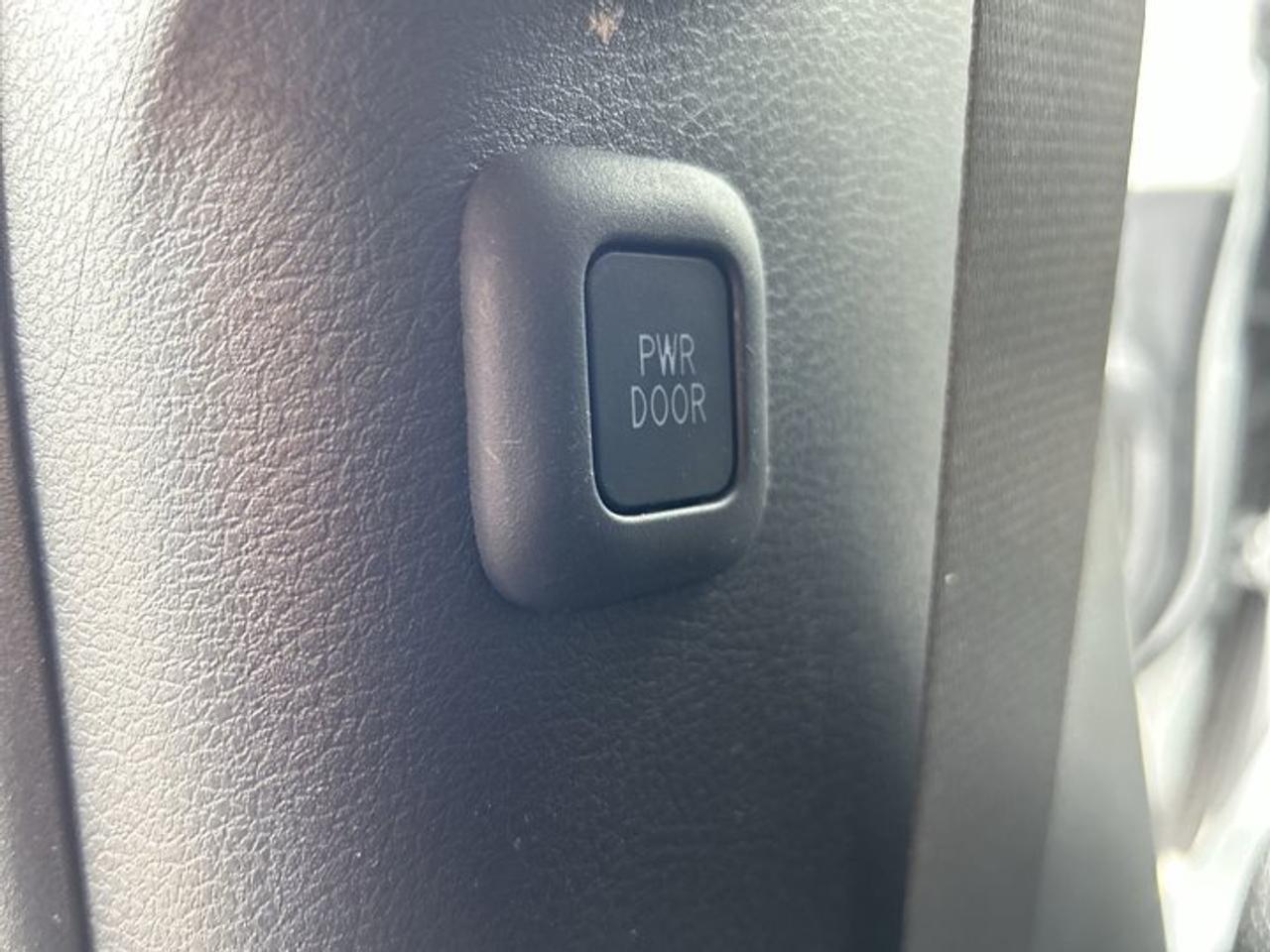 2025 Toyota Sienna XLE 8-Passenger | Heated Seats | Leather Seats Photo