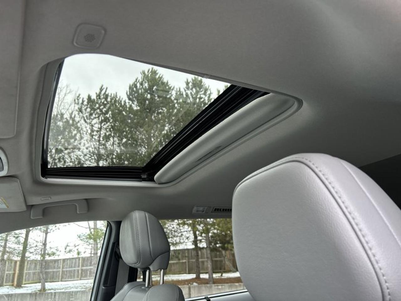 2025 Toyota Sienna XLE 8-Passenger | Heated Seats | Leather Seats Photo