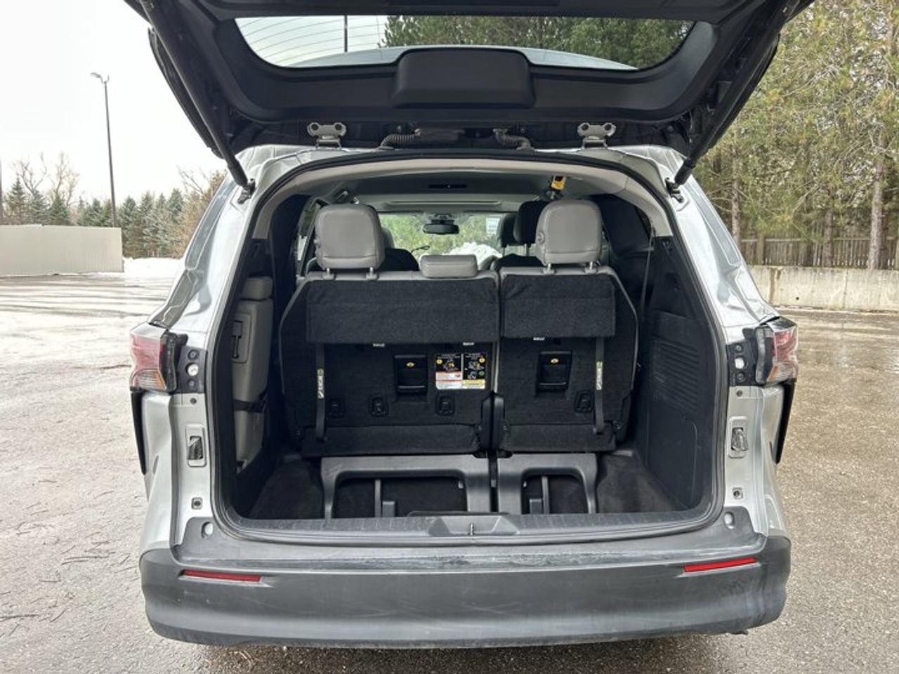 2025 Toyota Sienna XLE 8-Passenger | Heated Seats | Leather Seats Photo