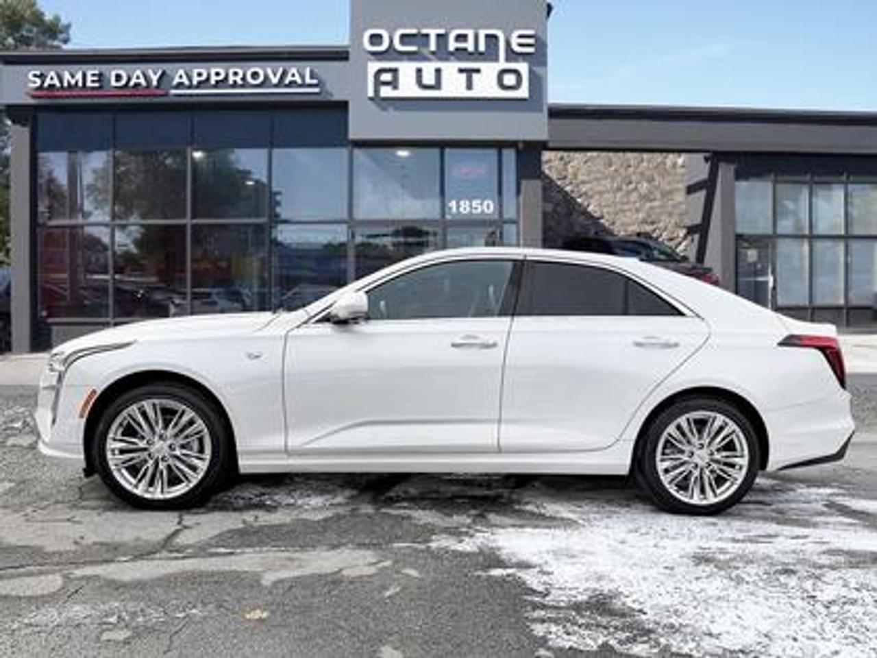 2020 Cadillac CT4 4dr Sdn Premium Luxury Photo2