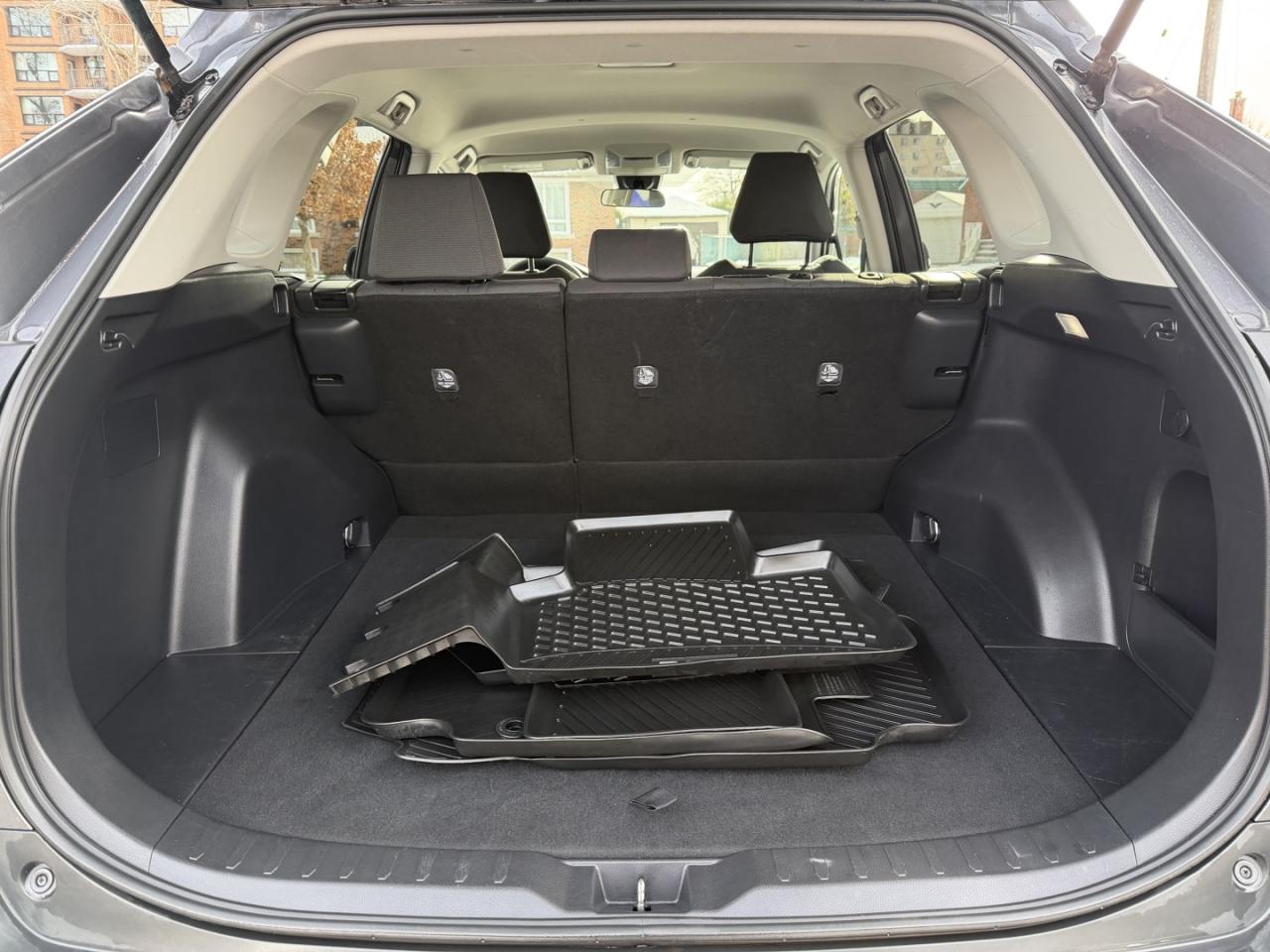 2022 Toyota RAV4 LE FWD - Photo #11