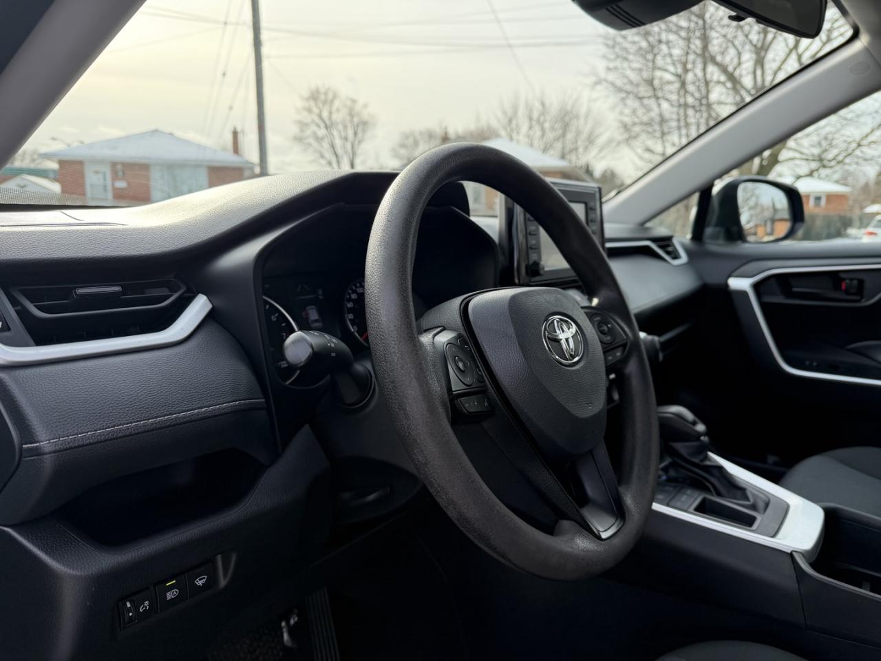 2022 Toyota RAV4 LE FWD - Photo #15