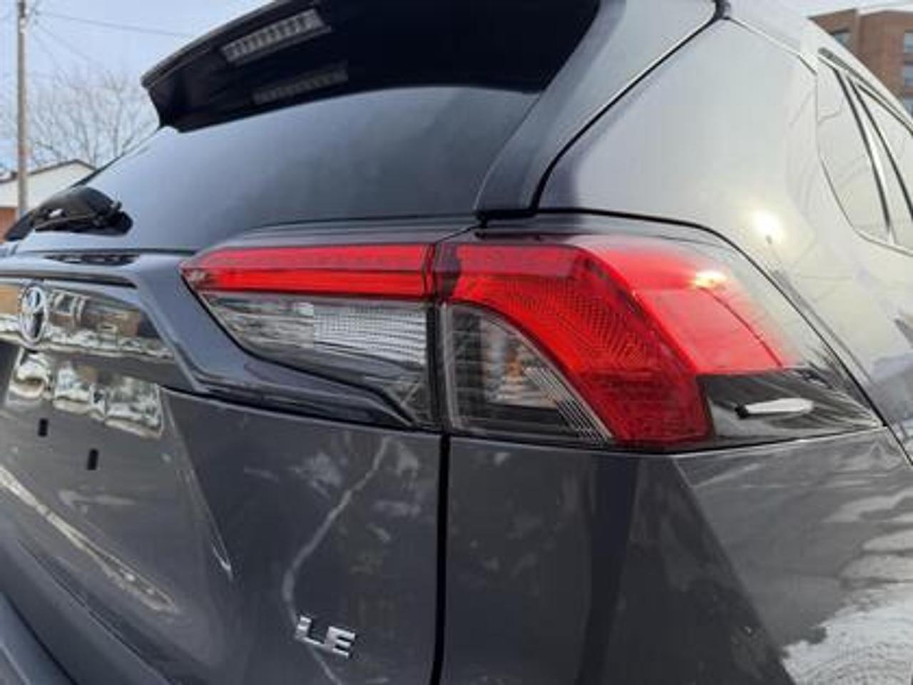 2022 Toyota RAV4 LE FWD Photo