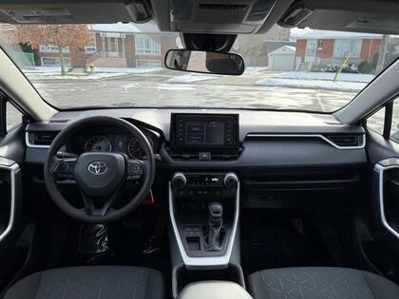 2022 Toyota RAV4 LE FWD Photo