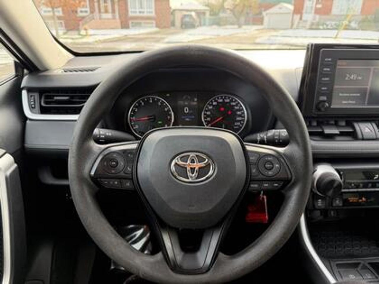 2022 Toyota RAV4 LE FWD Photo