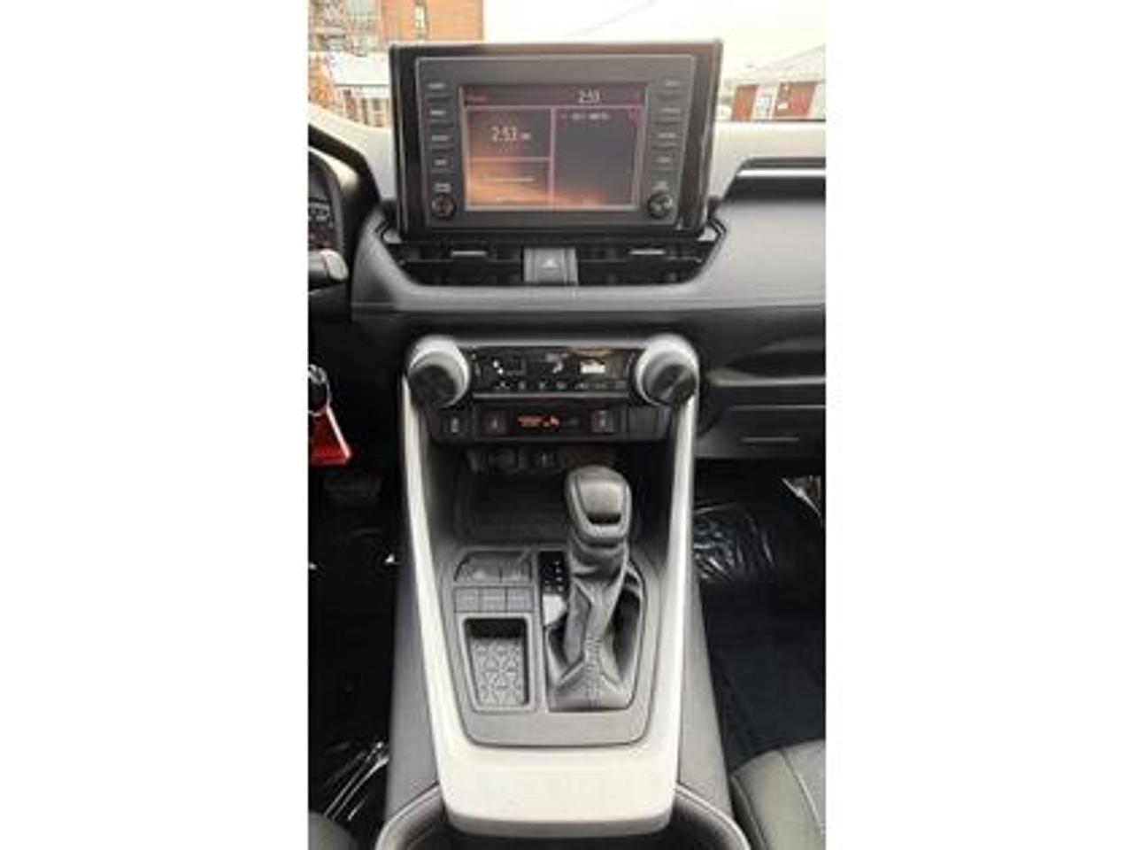 2022 Toyota RAV4 LE FWD Photo