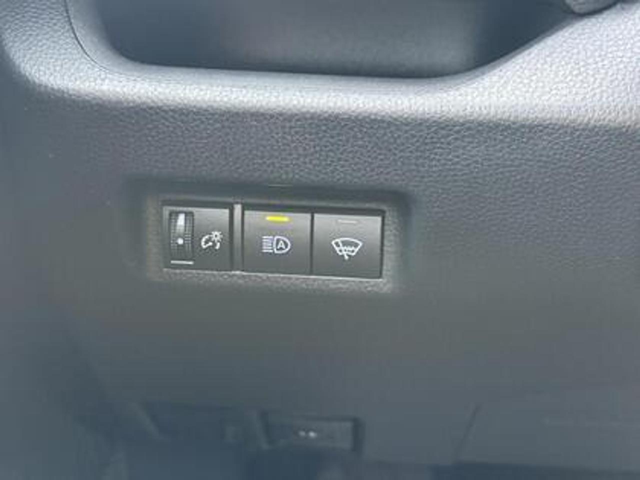 2022 Toyota RAV4 LE FWD Photo