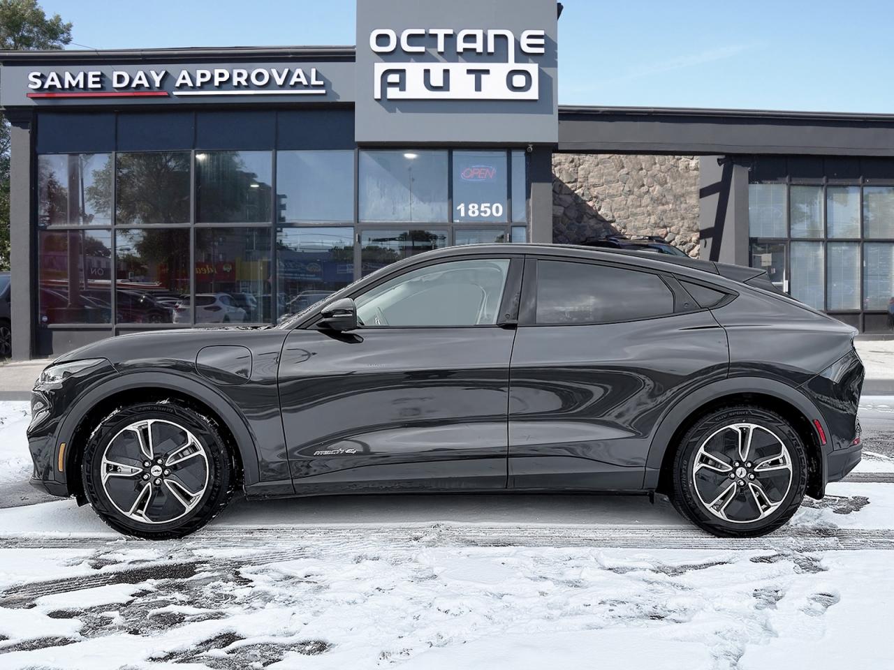 2022 Ford Mustang Mach-E Select AWD Photo2