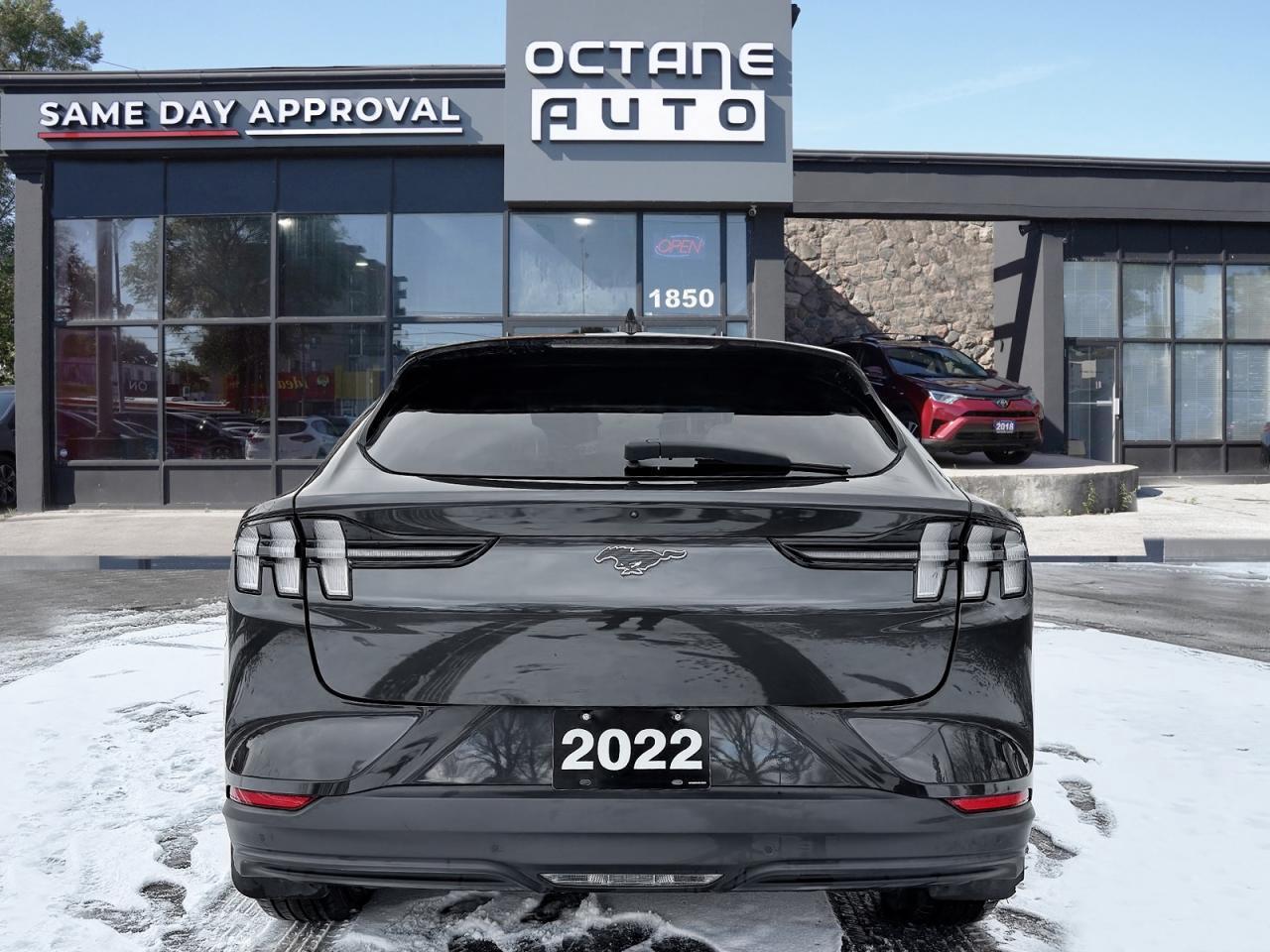 2022 Ford Mustang Mach-E Select AWD Photo4