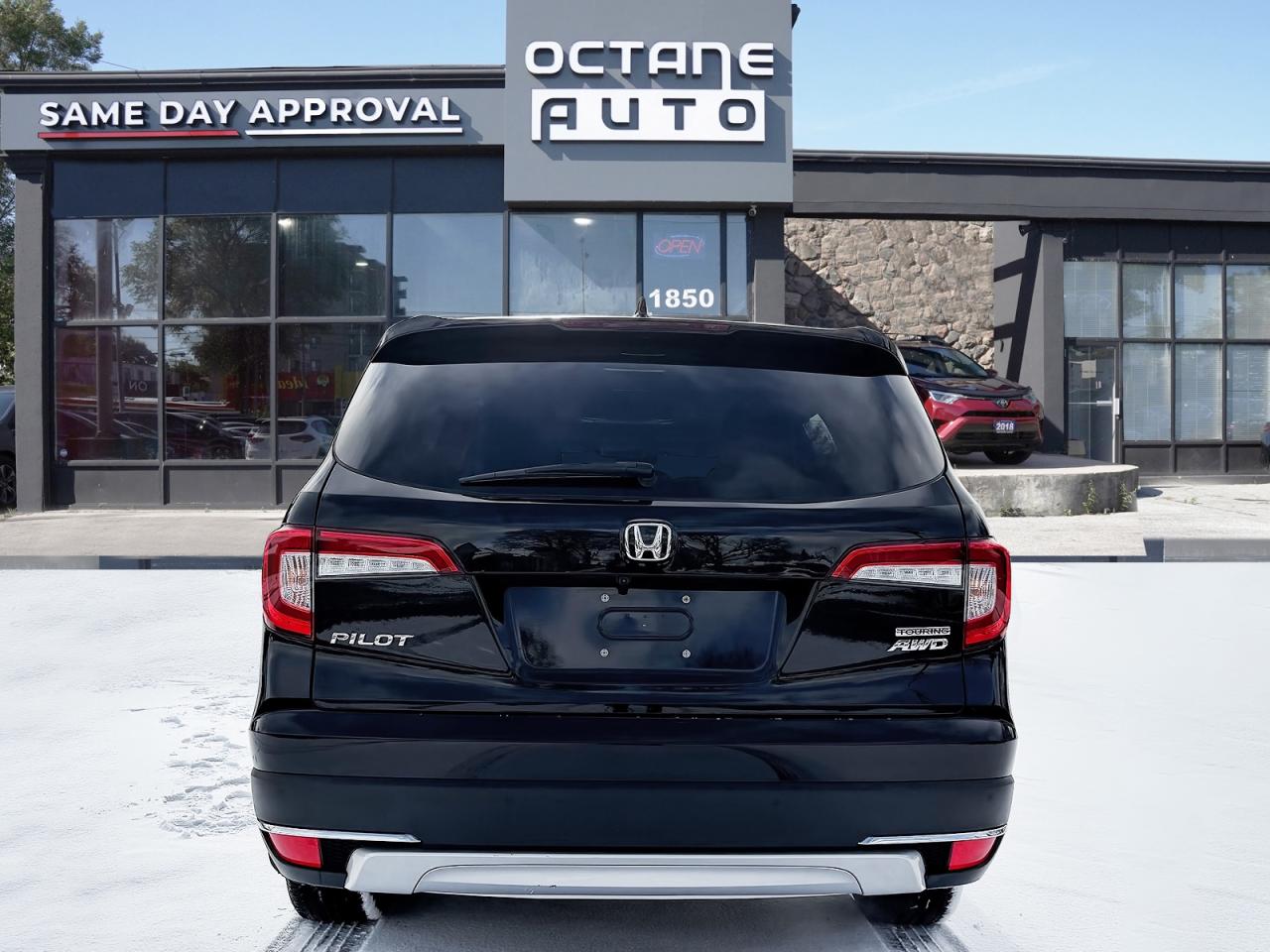 2022 Honda Pilot Touring 8-Passenger AWD - Photo #5